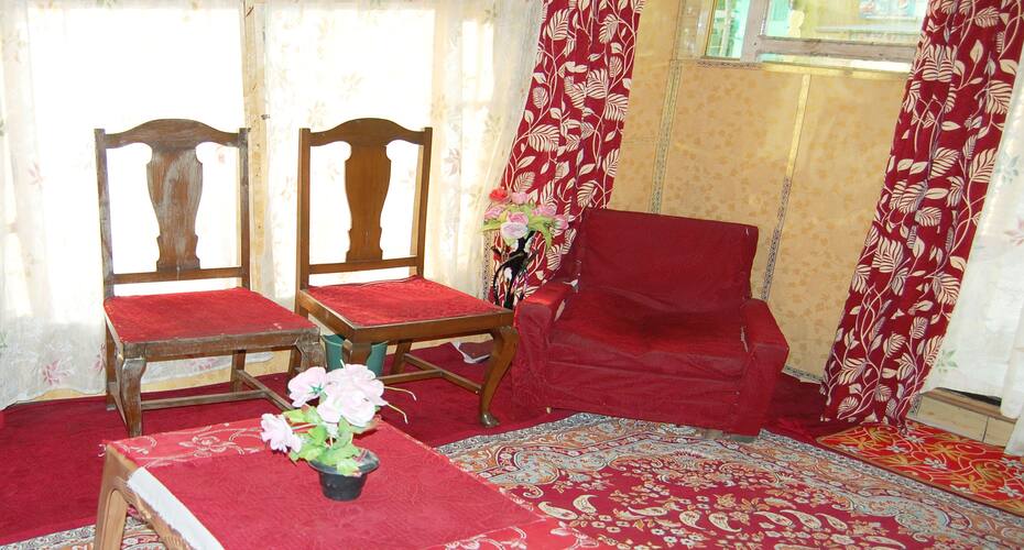 Kings Ring Houseboat, Srinagar 4